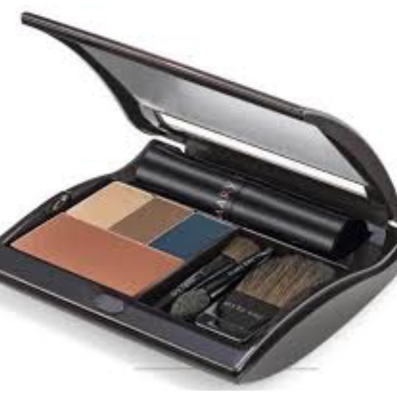 Mary Kay Compact (unfilled) - Picture 5 of 6